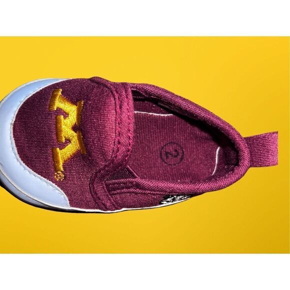 NWOB University Of Minnesota Golden Gophers Infant Crib Soft Pre Walker Size 2 - Picture 5 of 6